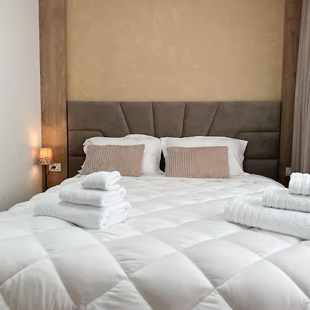Apartment Center *