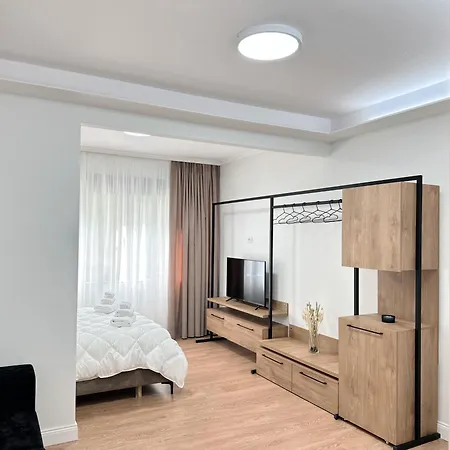 Center * Tirana